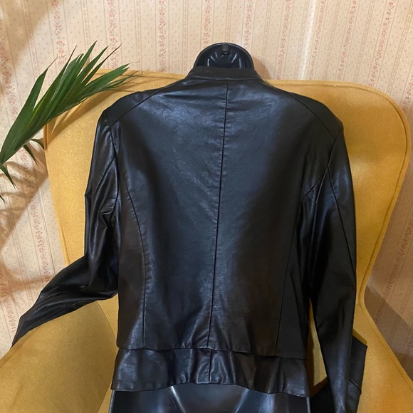 Sisley Leather Jacket. Gently pre-worn. - Picture 5 of 6